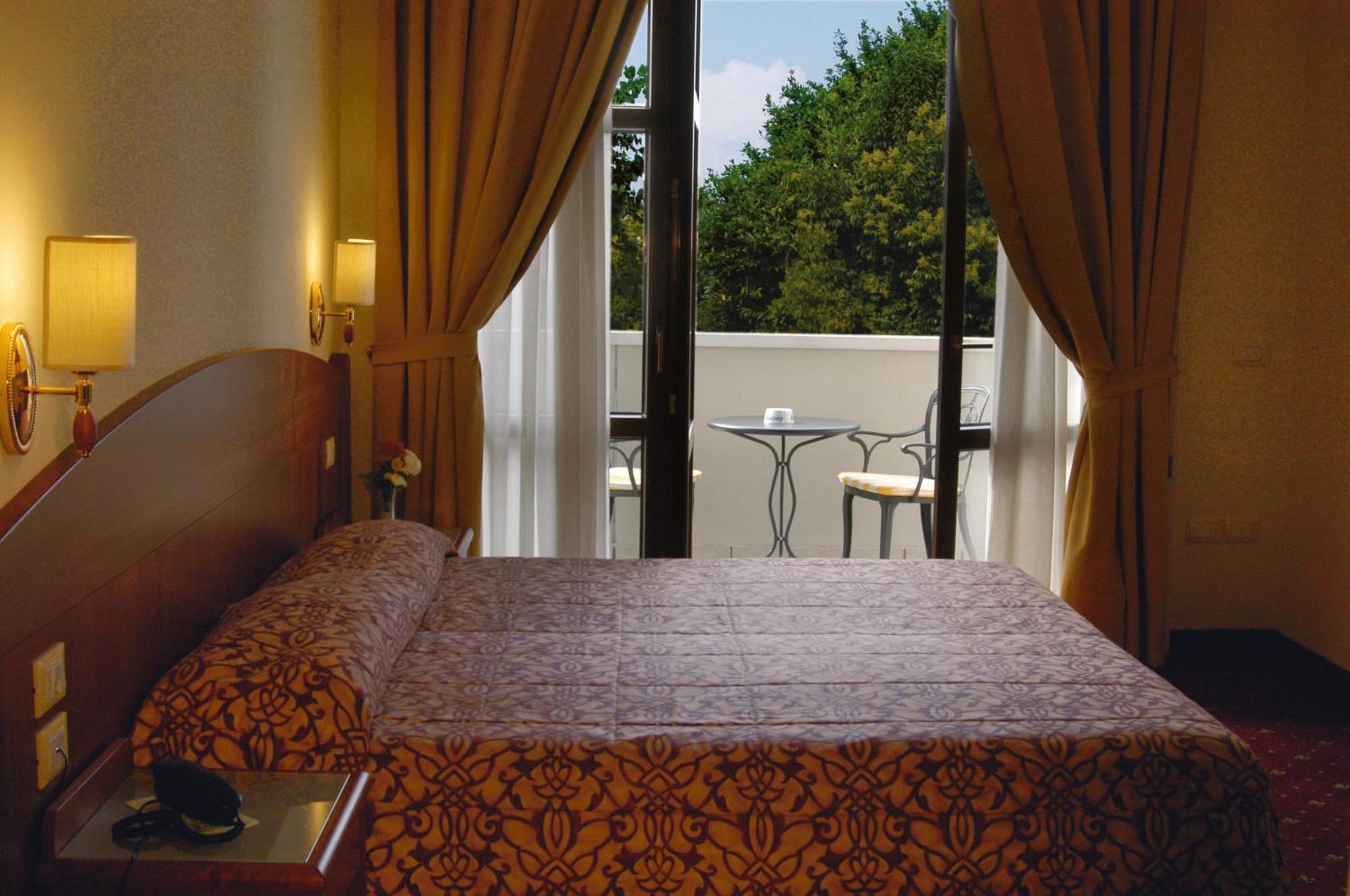 Hotel Smeraldo Lazise Kültér fotó