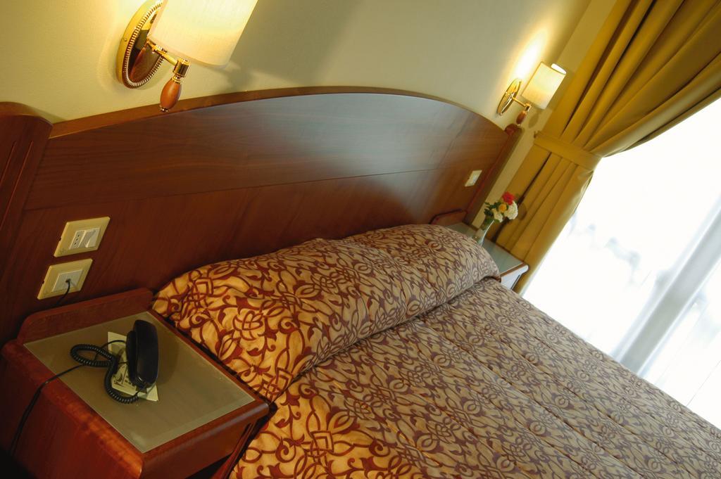 Hotel Smeraldo Lazise Kültér fotó