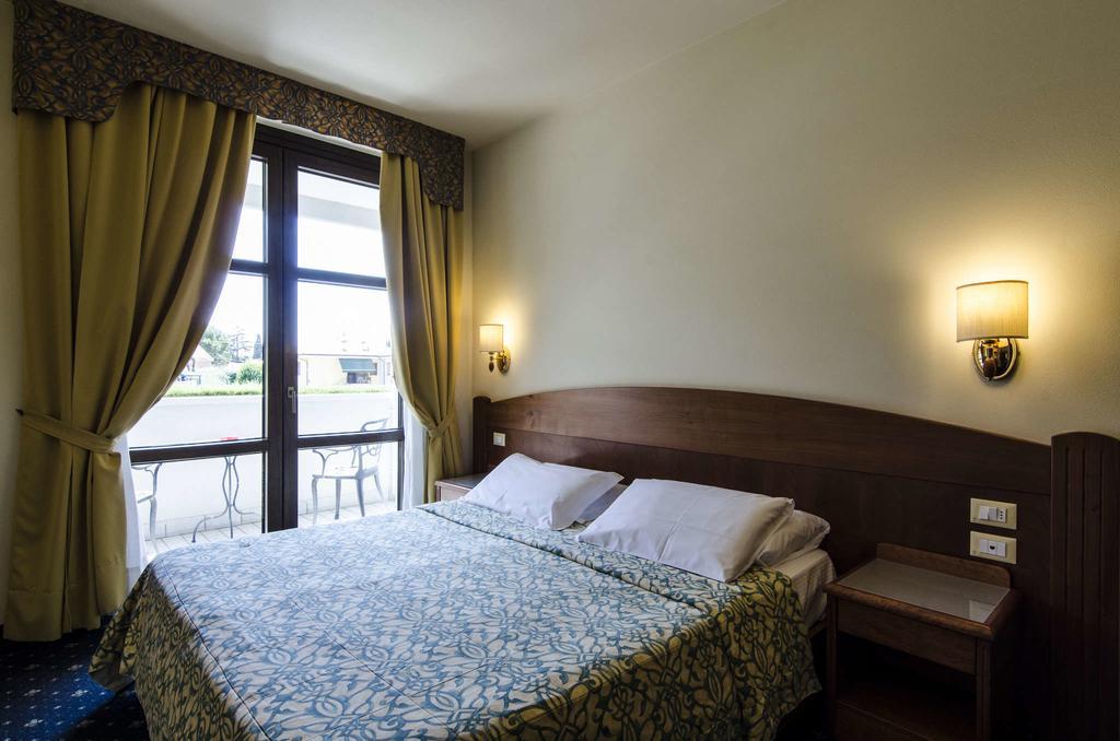 Hotel Smeraldo Lazise Kültér fotó